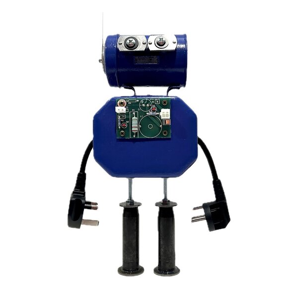 Meet CYAN, a found objects robot sculpture created by me (James Sigle) - Picture 1 of 6